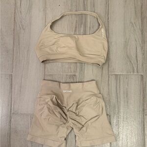 DFYNE Women's Athletic Shorts and Sports Bra Set - Tan
